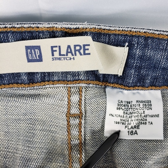 Women's GAP Flare Stretch Jeans - Picture 2 of 6